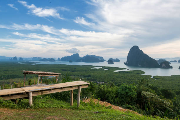 samed nang chee aussichtspunkt zu sehen phang nga bucht - samed stock-fotos und bilder