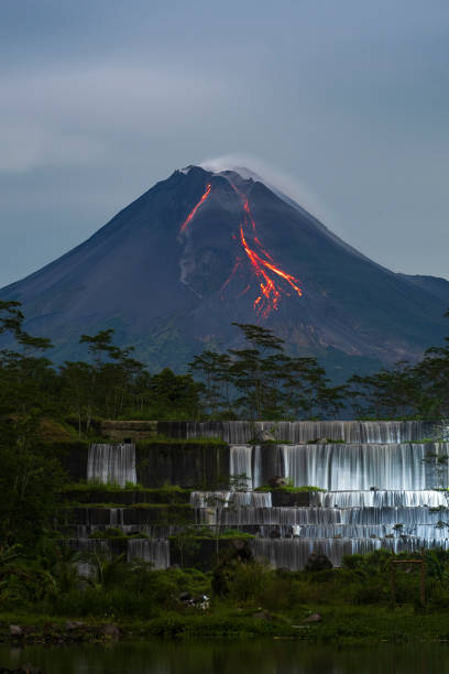 메라피 산 - mt merapi 뉴스 사진 이미지