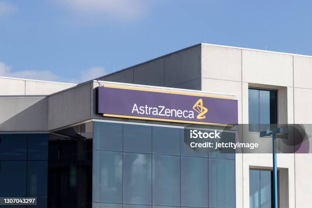 Planta Astrazeneca Astrazeneca Ha Estado Trabajando En Una Vacuna Para El Coronavirus Covid Y Covid19 Foto de stock y más banco de imágenes de Vacunación
