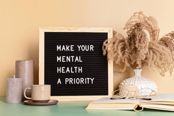 Make your mental health a priority motivational quote on the letter board. Inspiration psycological text Make your mental health a priority motivational quote on the letter board. Inspiration psycological text in the interior psycological stock pictures, royalty-free photos & images