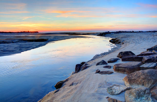 paine's creek in brewster on cape cod - massachusetts bay imagens e fotografias de stock