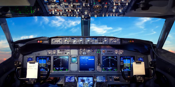 cockpit-pilot-flugjet-display - cockpit pilot airplane aerospace industry stock-fotos und bilder