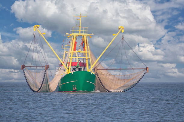 garnelenboot,nordsee,nordfriesland,deutschland - fischkutter stock-fotos und bilder