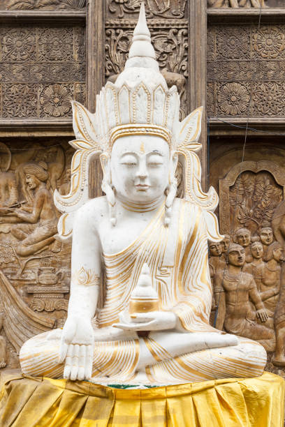istock Gangaramaya Temple in Colombo 1307283695