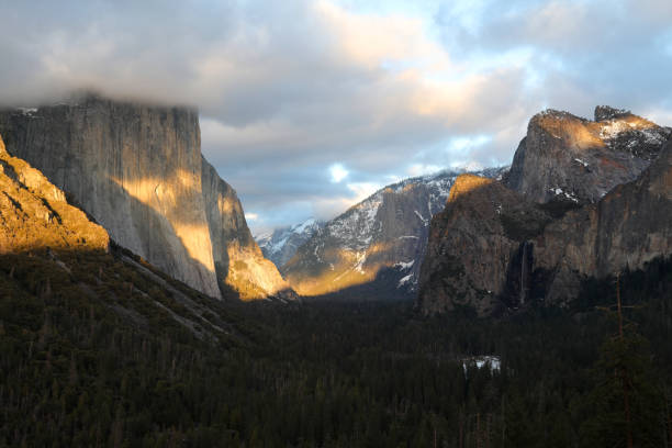 istock Iconic Yosemite Valley Landscape 1307287814