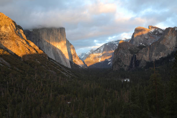 istock Iconic Yosemite Valley Landscape 1307287825
