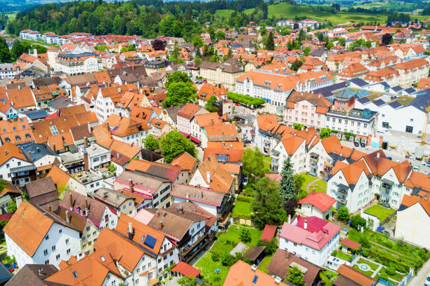 ファッフェンの町の空中写真 - allgau city bavaria altstadt ストックフォトと画像