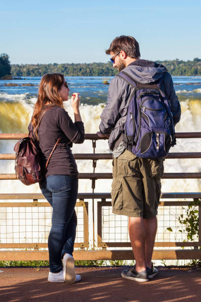 las cataratas del iguazú - iguacu falls argentina tropical rainforest rainbow fotografías e imágenes de stock