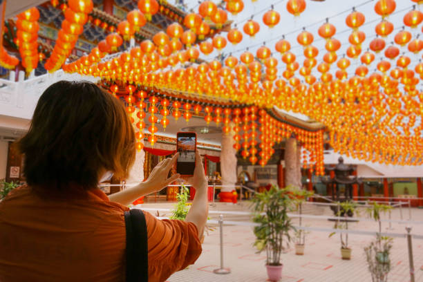 istock Praying at Thean Hou Temple 1307412840