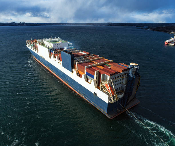 Import Containers Inbound 140+ Inbound Logistics Stock Photos, Pictures & Royalty-Free Images ...
