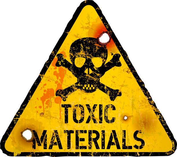 giftige materialien warnzeichen mit schädel und knochen, grunge und beunruhigt, vektor-illustration - toxic substance stock-grafiken, -clipart, -cartoons und -symbole