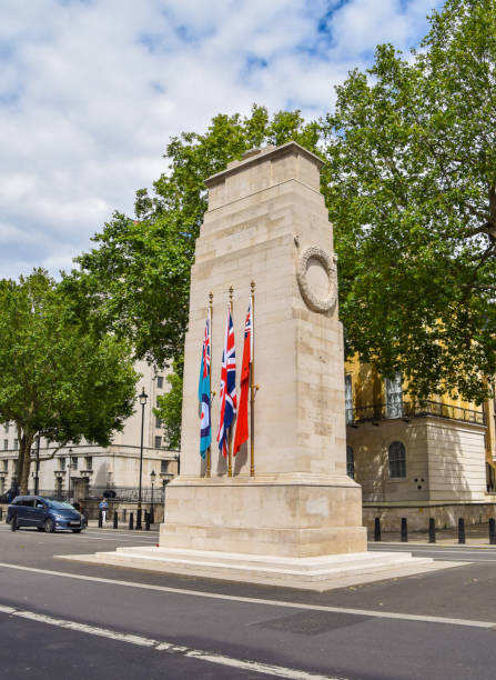 the cenotaph, whitehall, londres - cenotaph photos et images de collection