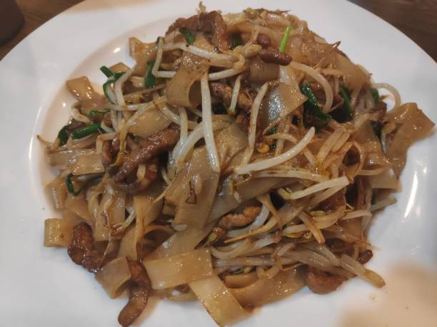 istock Hong Kong-style stir-fried noodles 1307652414