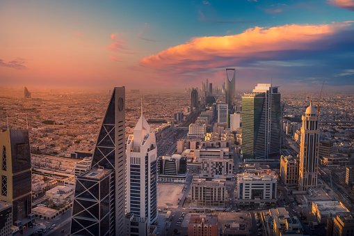 Reino de Arabia Saudita Paisaje por la noche - Riyadh Tower Kingdom Center - Kingdom Tower - Riyadh skyline - Riad por la noche photo