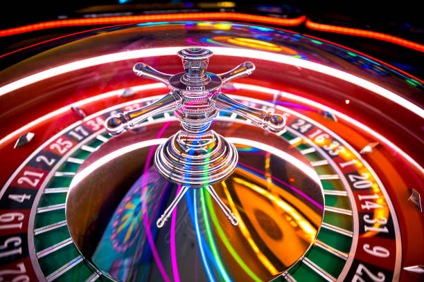 máquina de ruleta en la foto de archivo del casino - roulette wheel fotografías e imágenes de stock