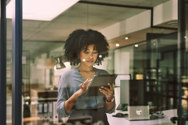 istock Is this what they call a floating desk? 1307841021
