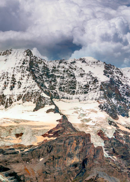 谷の山 - swiss culture european alps mountain eiger ストックフォトと画像