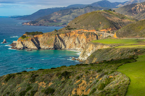 vista sul mare lungo la pacific coast highway della california - coastline big sur usa the americas foto e immagini stock