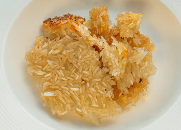 Crispy fried rice, concon, rice that sticks in the saucepan and toasts it crispy.