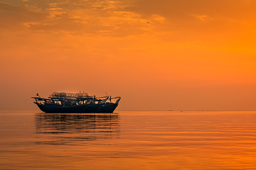 Hermosa vista del amanecer por la mañana en Dammam Corniche -Arabia Saudita. photo