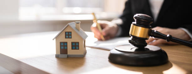 istock Divorce Property Law And House Foreclosure 1308097466