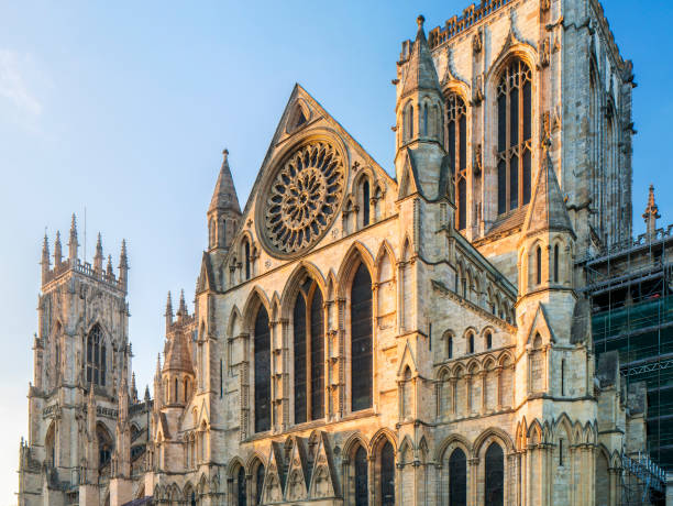 york minster cathederal (cathedral and metropolitical church of saint peter in york), city of york, england uk - york england england minster middle ages imagens e fotografias de stock