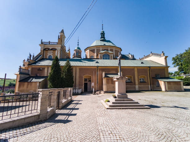 istock Basilica in Wambierzyce - Table Mountains - Poland 1308159400