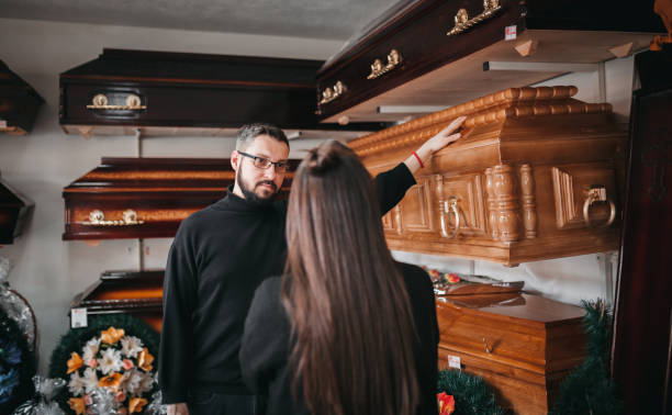 family at a funeral - funeral family sadness depression imagens e fotografias de stock