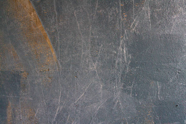 istock Concrete wall that is heavily cracked with age 1308190201