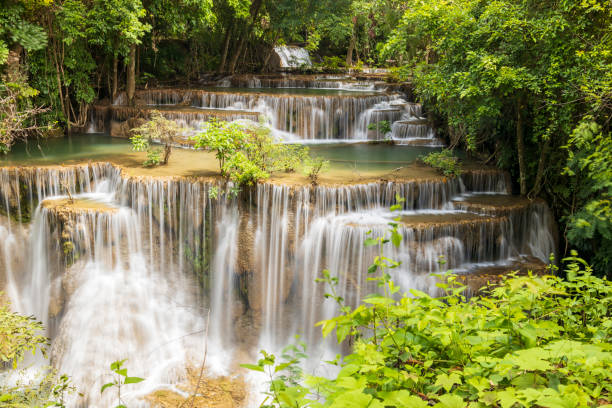 태국 칸차나부리의 풍경 화이 매 카민 폭포 스리나카린. - srinakarin 뉴스 사진 이미지