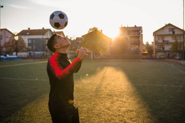 ボールに向かう - 練習 ストックフォトと画像