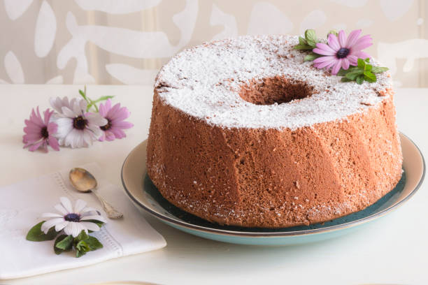 pastel de gasa con chocolate y flores - chifón fotografías e imágenes de stock