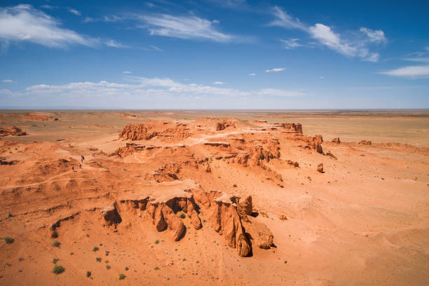 aerial view of the bayanzag flaming cliffs in the gobi desert, mongolia - gobi desert imagens e fotografias de stock