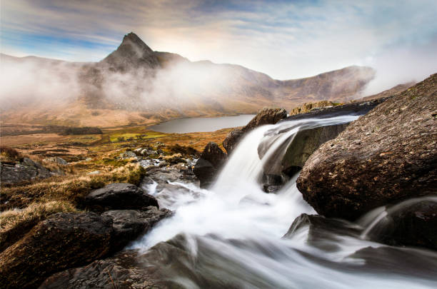 paisaje de snowdonia - wales snowdonia snowdonia national park mountain fotografías e imágenes de stock