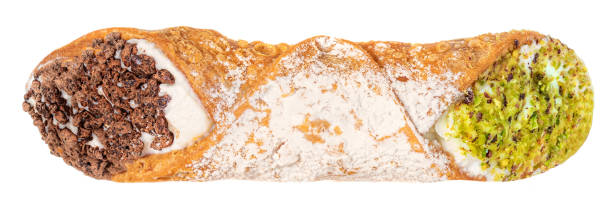 un cannoli siciliano isolato su sfondo bianco. dolce italiano dessert cannolo - biscotti cookie chocolate pistachio foto e immagini stock
