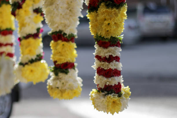 istock Flower Garland 1308402062