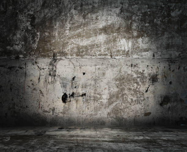 istock old grungy room 1308427485