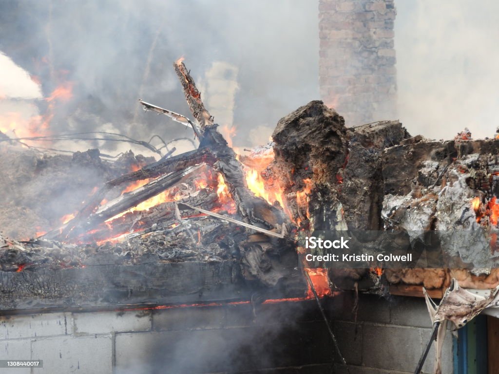 Structure Fire Flames Structure Fire Stock Photo - Download Image Now - Accidents and ...