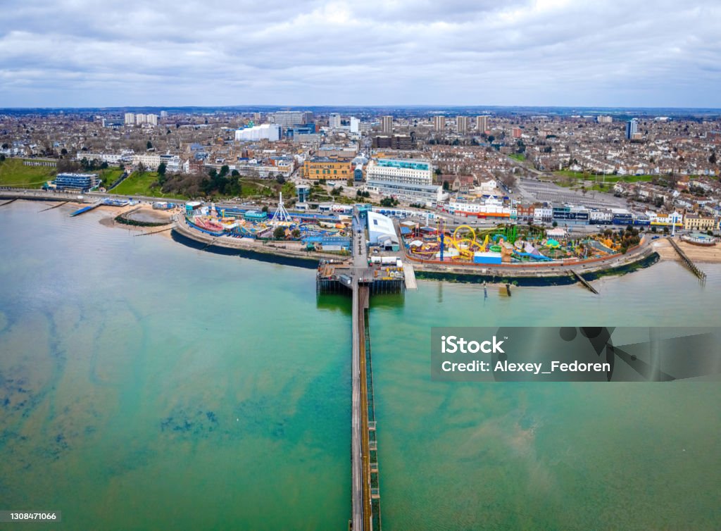 Aerial view of the Southend Pier, a major landmark in Southend-on-Sea and the longest pleasure pier in the world Aerial view of the Southend Pier, a major landmark in Southend-on-Sea and the longest pleasure pier in the whole world Southend-On-Sea Stock Photo