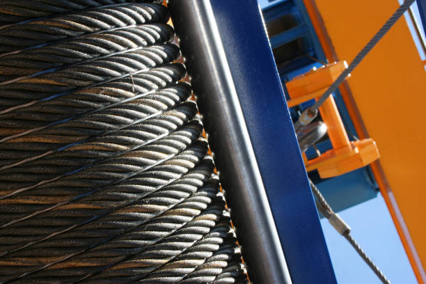 bobina di verricello industriale con filo metallico - steel cable wire rope rope textured foto e immagini stock