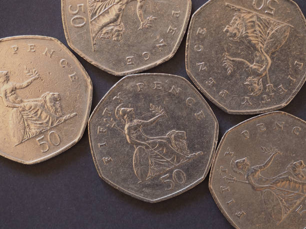 50 펜스 동전, 영국 - fifty pence coin coin british coin number 50 뉴스 사진 이미지