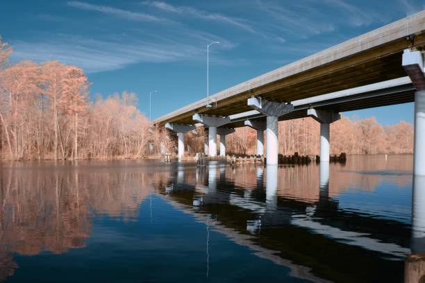 путепровод реки покомок - infrared landscape bridge blue стоковые фото и изображения