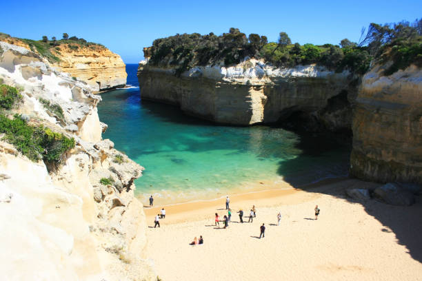 great ocean road, australia - london arch great ocean road cliff australia zdjęcia i obrazy z banku zdjęć