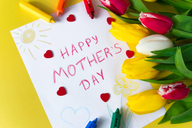 kartka na dzień matki i bukiet tulipanów - mothers day tulip yellow greeting card zdjęcia i obrazy z banku zdjęć