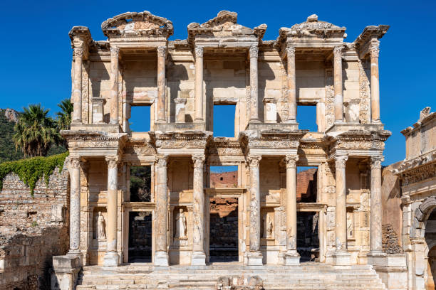 古代都市エフェサスの摂氏図書館 - ephesus turkey greek culture ancient greece ストックフォトと画像