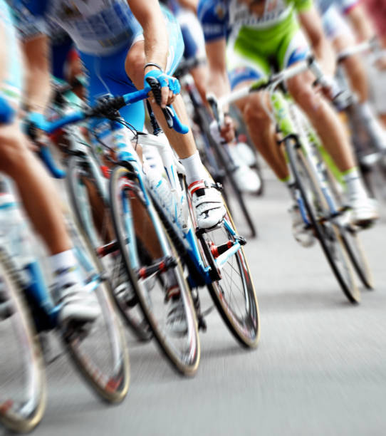 course de vélo - triathlon cycling bicycle competition photos et images de collection