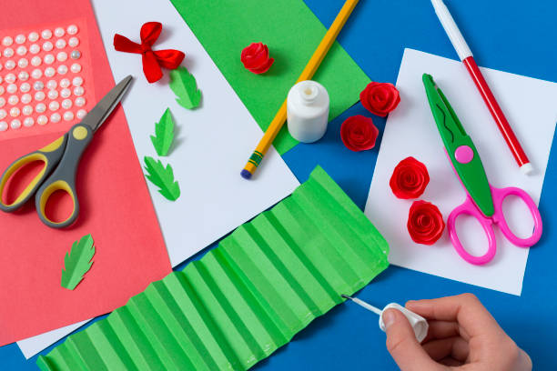 istock Making greeting card for Mother's Day. Step 10 1309061718