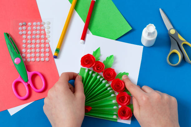 istock Making greeting card for Mother's Day. Step 15 1309061729