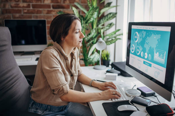istock Woman working in office 1309084927