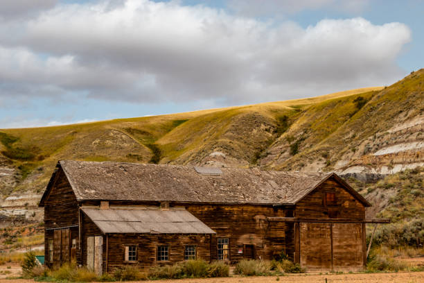 istock osedale coal and clay plants structures. Rosedale, Alberta, Canada 1309088369